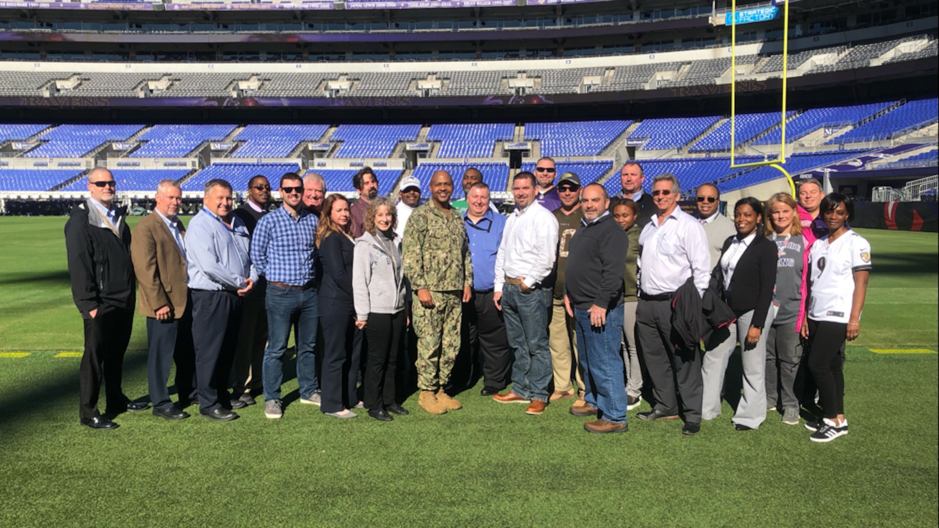 Ravens host CMO, discuss contracting parallels > Defense Contract  Management Agency > Article View