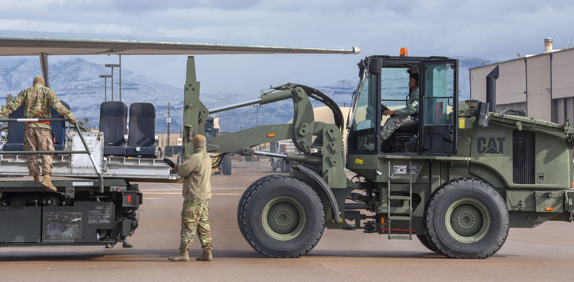 49th LRS Deployment and Distribution Flight get Airmen downrange