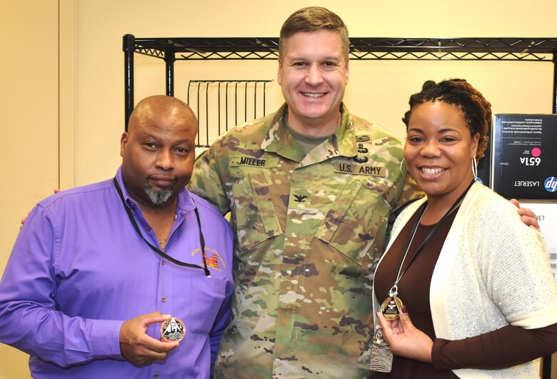 Commander recognizes Contracting Division members