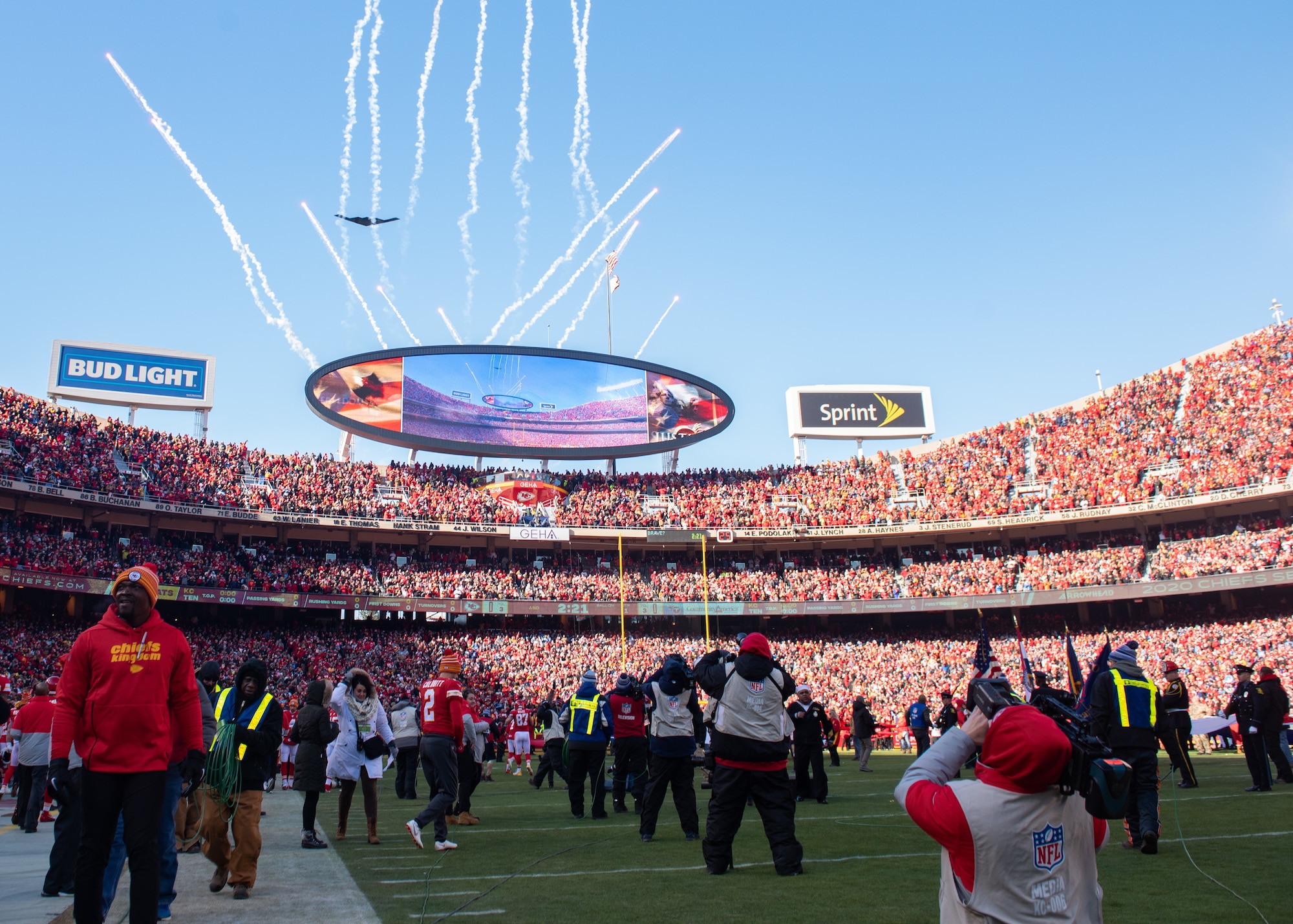 A B-2 Spirit Stealth Bomber assigned to the 509th Bomb at Whiteman Air Force, Missouri, ﬂies over Arrowhead Stadium during the AFC Championship game on Jan 19, 2020, Kansas City, Missouri. The Kansas City Chiefs and Whiteman AFB have been long standing partners and work on a variety of events throughout the year to strengthen bonds between the local community and the military. (U.S. Air Force photo by Senior Airman Thomas Barley)