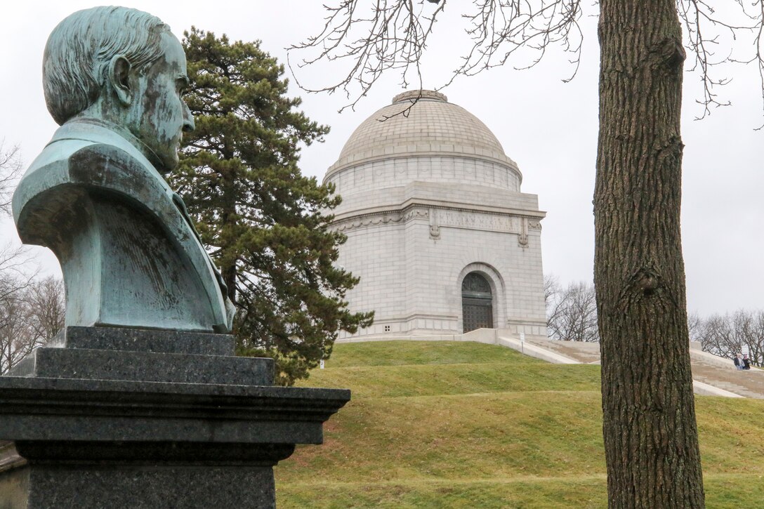 Wreath laying honors President McKinley