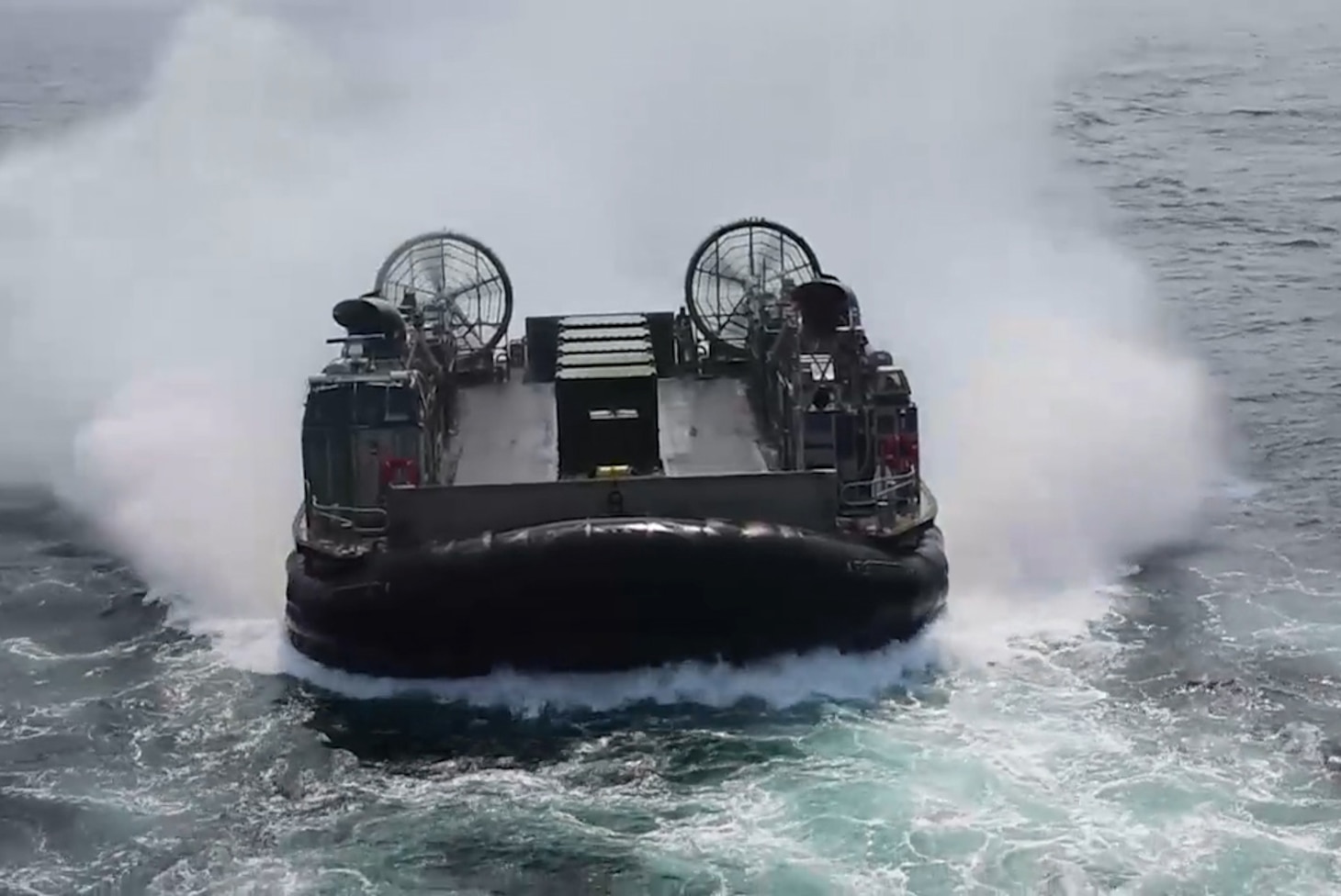 Landing Craft, Air Cushion (LCAC) > United States Navy > Displayy-FactFiles