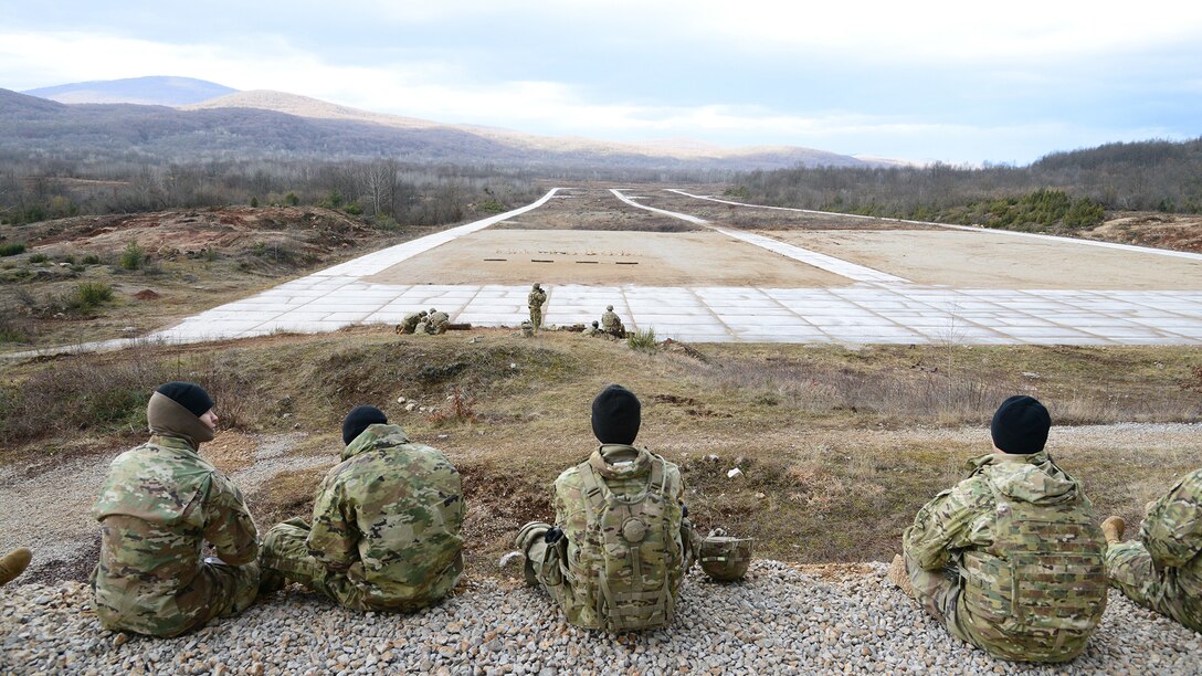 173rd Airborne Brigade weapons qualification in Croatia