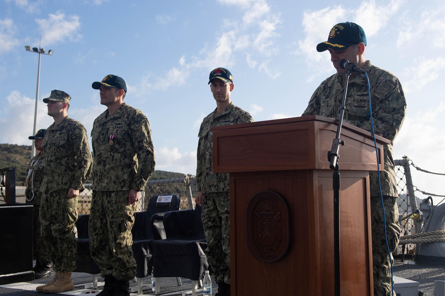 USS Ross (DDG 71); Change of Command;