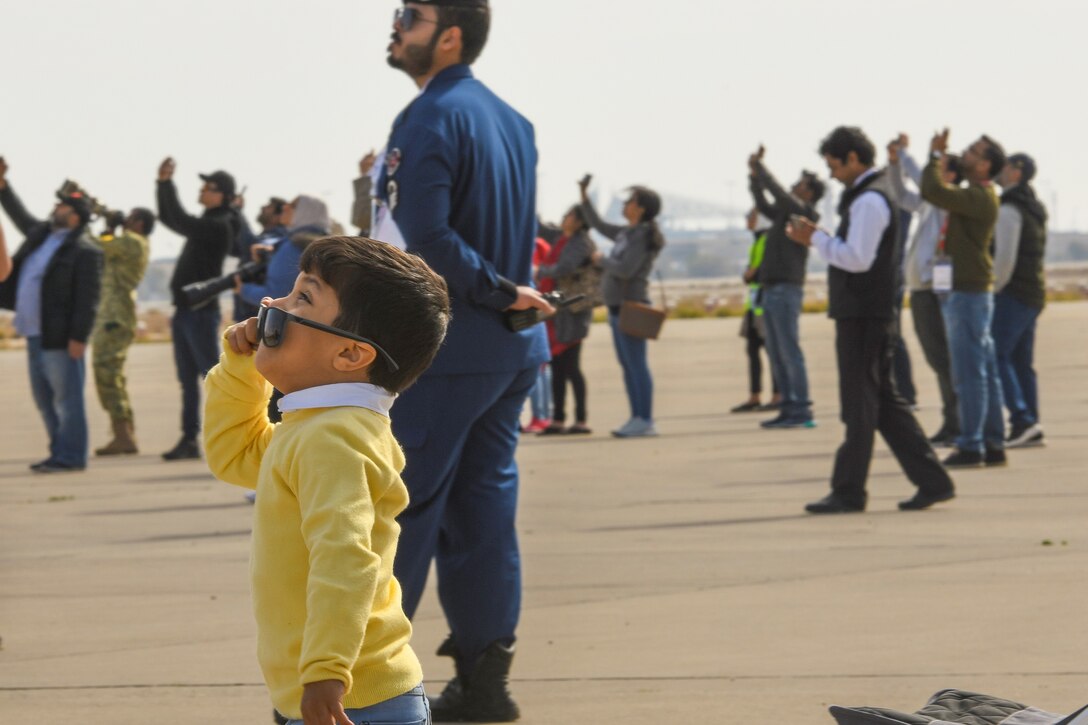 PSAB F-15s participate in Kuwait Aviation Show