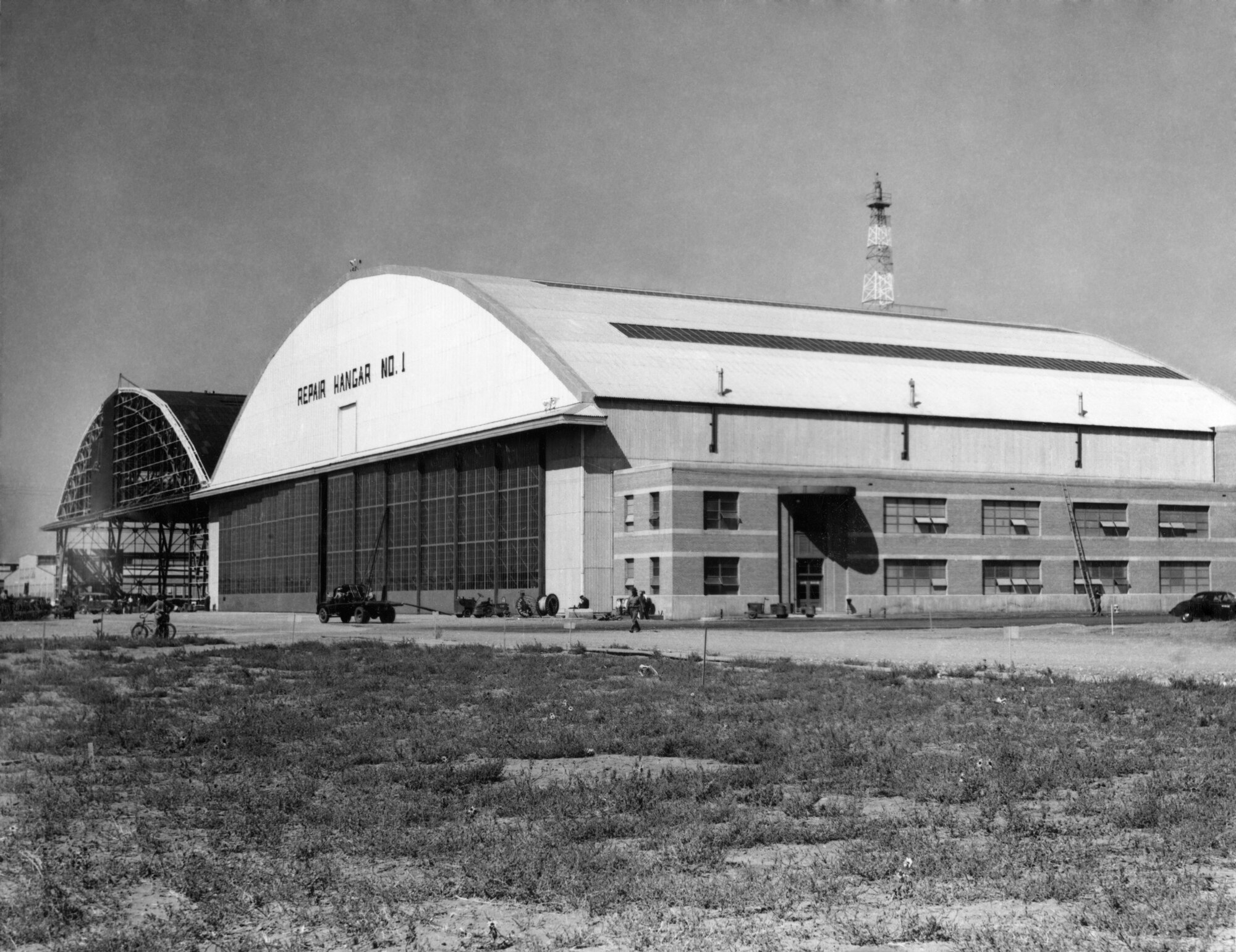 Construction of repair hangars, 1942