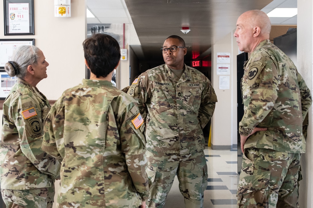 Chief of Army Reserve engages with Fort Bliss Mobilization Brigade