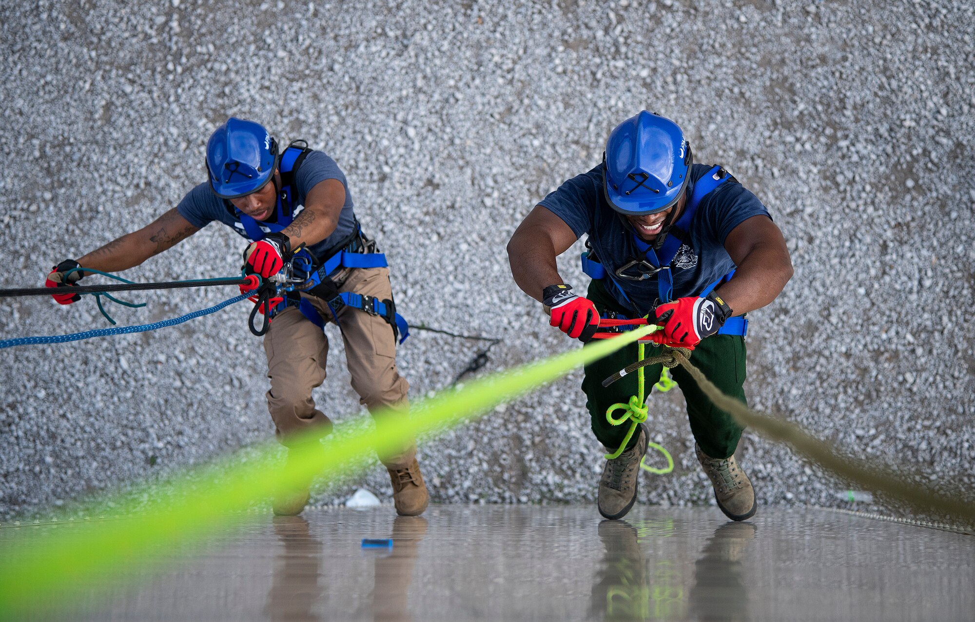 On the ropes firefighters complete advanced rescue course > Air Force