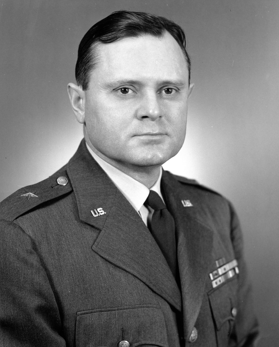 This is the official portrait of Maj. Gen. Lee Bird Washbourne.