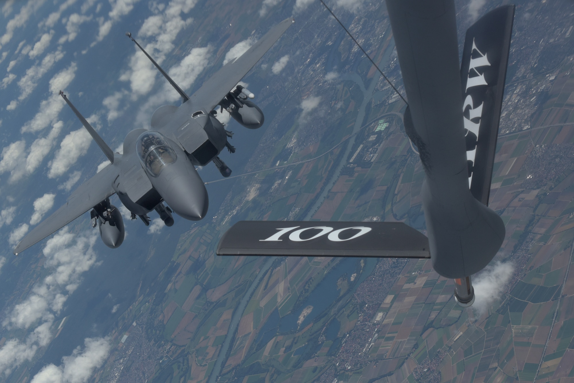 F-15 gets refueled