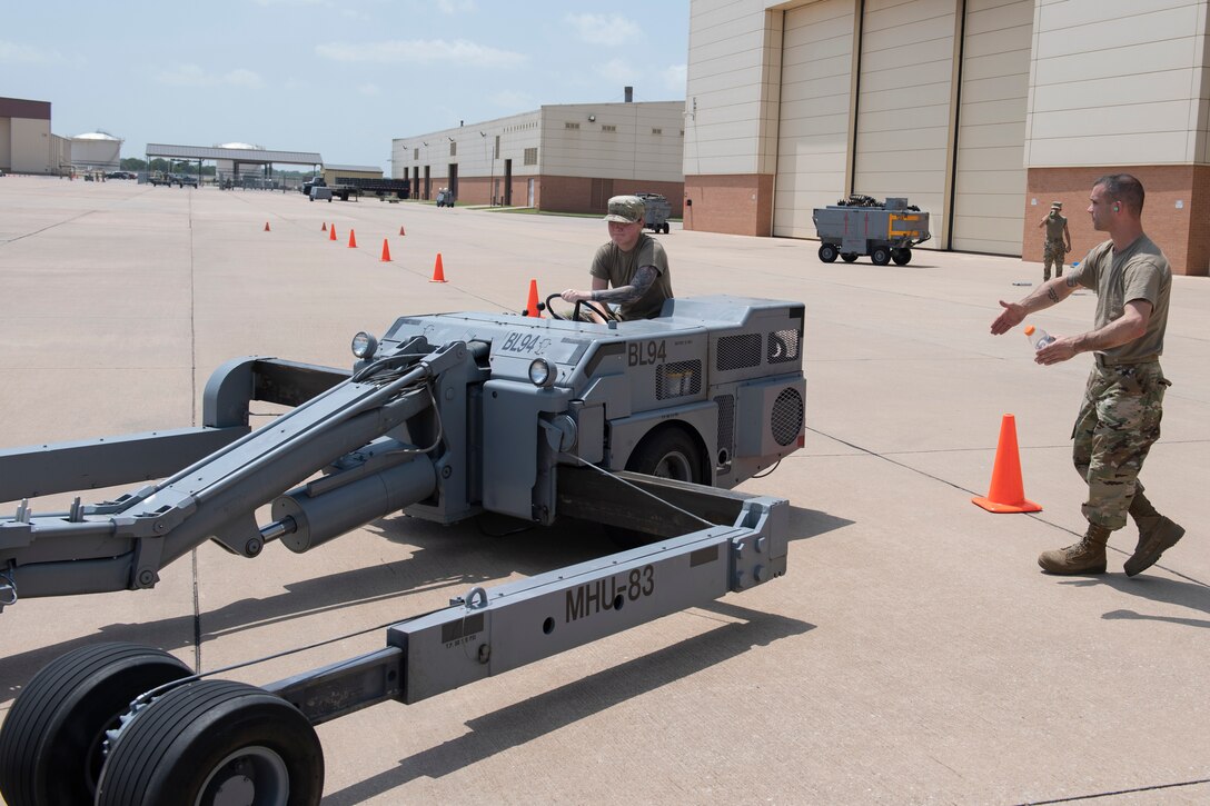 MHU-83 bomb lift operations training