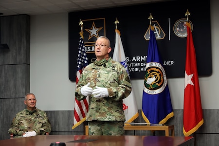 Sgt. Maj. Vern Daley says a few remarks about becoming the new Senior Enlisted Advisor during the Program Executive Office (PEO) Soldier’s Assumption of Responsibility ceremony at Fort Belvoir, Va on 19 June 2020.