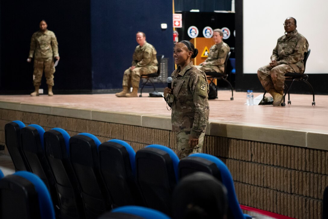Military Women Leading the Way: Senior leaders mentor through open forum