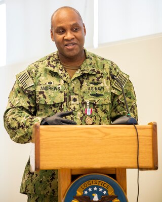 Navy Cmdr. Chris Newell takes command of DLA Distribution Pearl Harbor and Navy Cmdr. Sean Andrews awarded for meritorious service