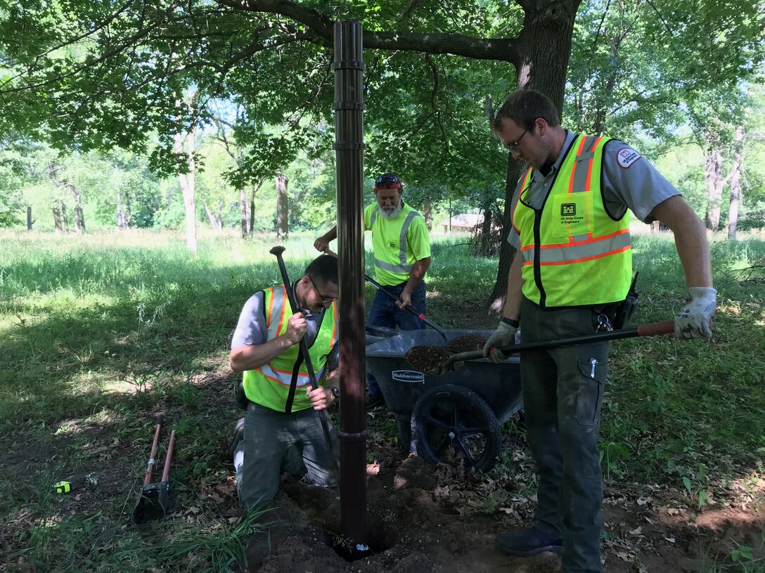 A new hammock area has been installed at Saylorville Lake to allow visitors to "hammock" on Corps property.