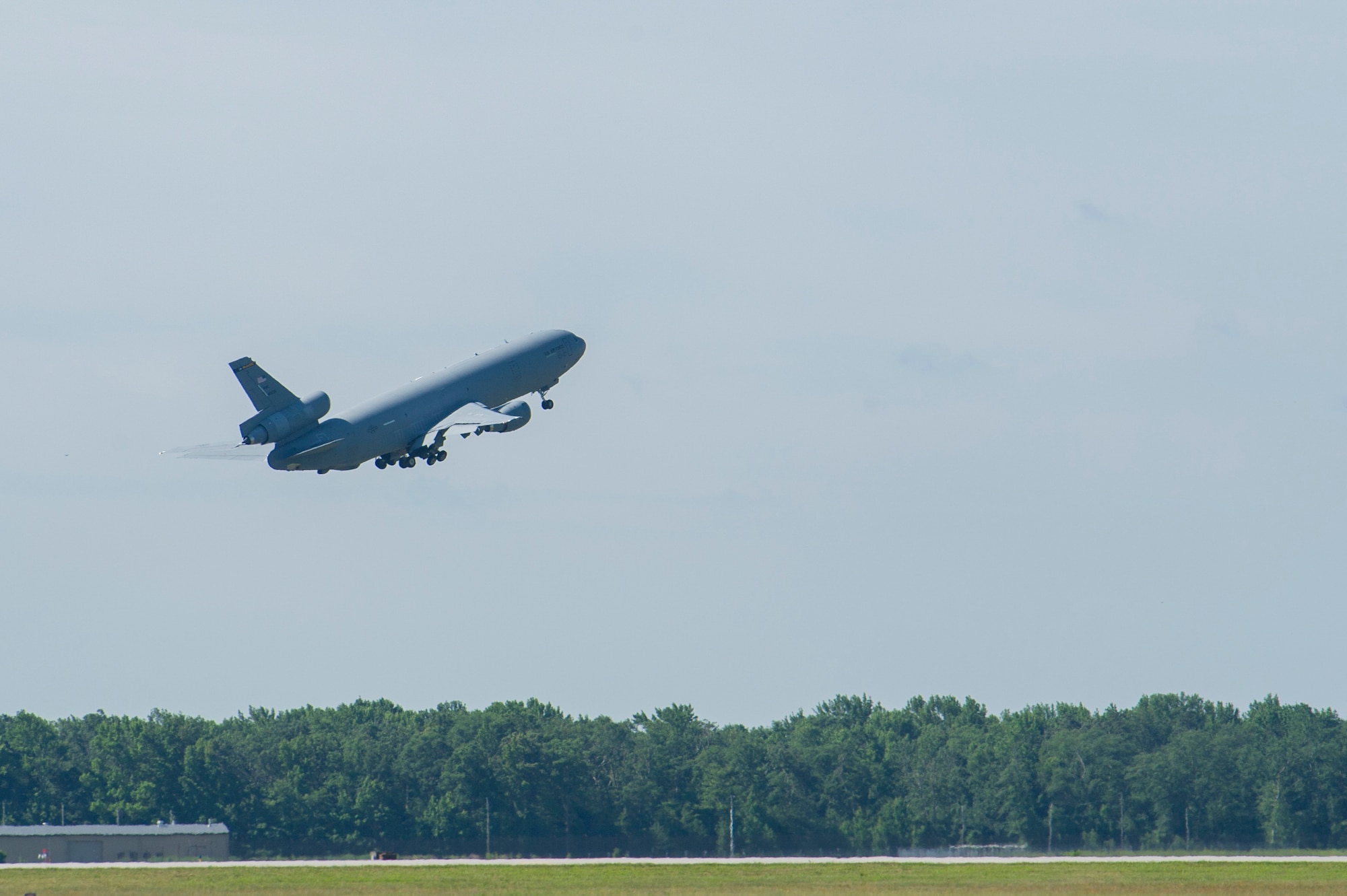 With U.S. Air Force Lt. Col. Mike Pillion at the controls, KC-10 Extender #86-0036 takes to the skies for its final mission to the 309th Aerospace Maintenance and Regeneration Group at Davis-Monthan Air Force Base, Ariz., following its ceremonious retirement at Joint Base McGuire-Dix-Lakehurst, N.J. on July 13. The first of three KC-10s from the Air Force’s Backup-Aircraft Inventory congressional approved for retirement during Fiscal Year 2020, Extender #86-0036 will continue to support the remaining 58 Extenders with parts as they are flown for several years while the KC-46A Pegasus is integrated into Air Mobility Command’s Total Force tanker enterprise. For nearly four decades, KC-10s have helped secure global reach for America, providing in-flight refueling to U.S. and coalition aircraft, from Operations Desert Shield and Desert Storm to Operation Inherent Resolve. The KC-10 is flown from JBMDL by both the 305th AMW and its associate Air Force Reserve unit, the 514th AMW.