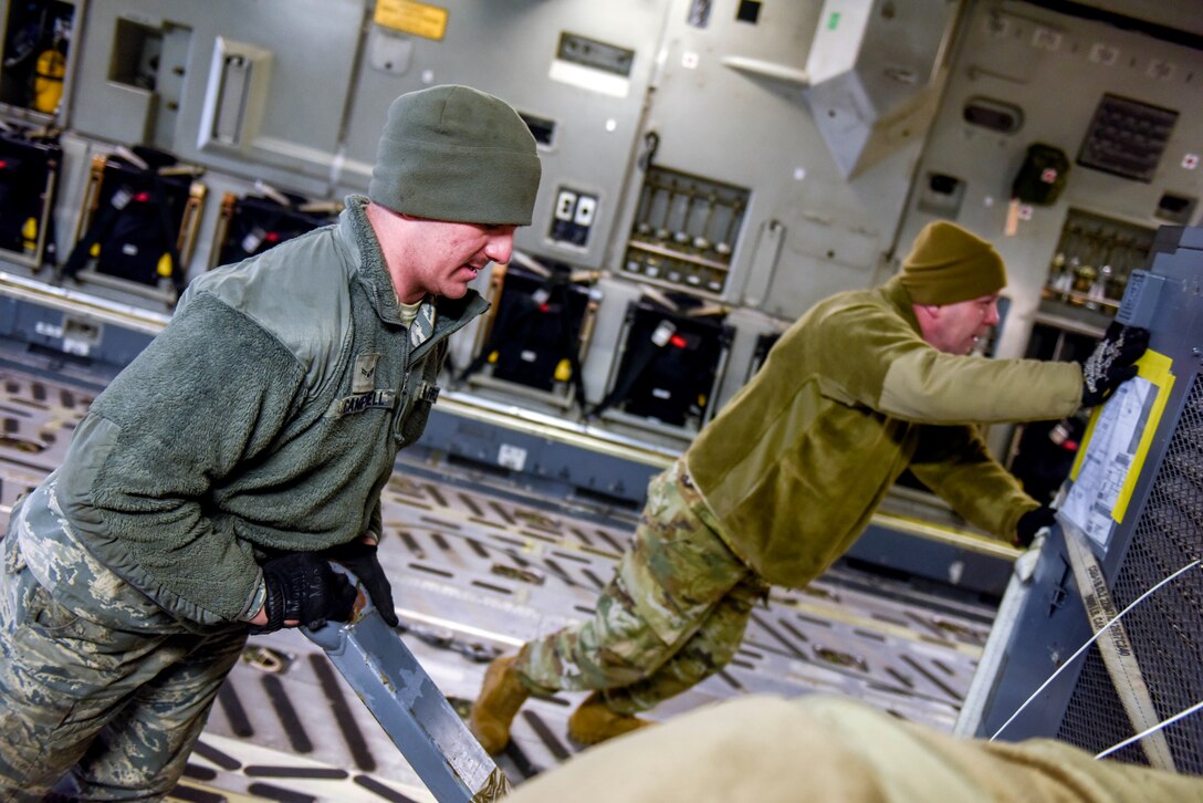 180FW Goes to Green Flag