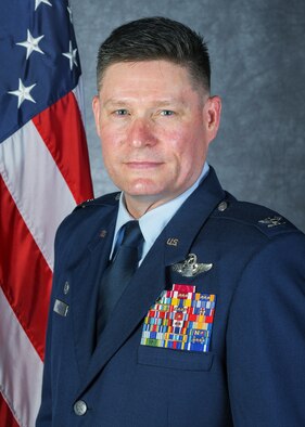 Studio Photo of Col. Michael Walters, 5BW Commander.