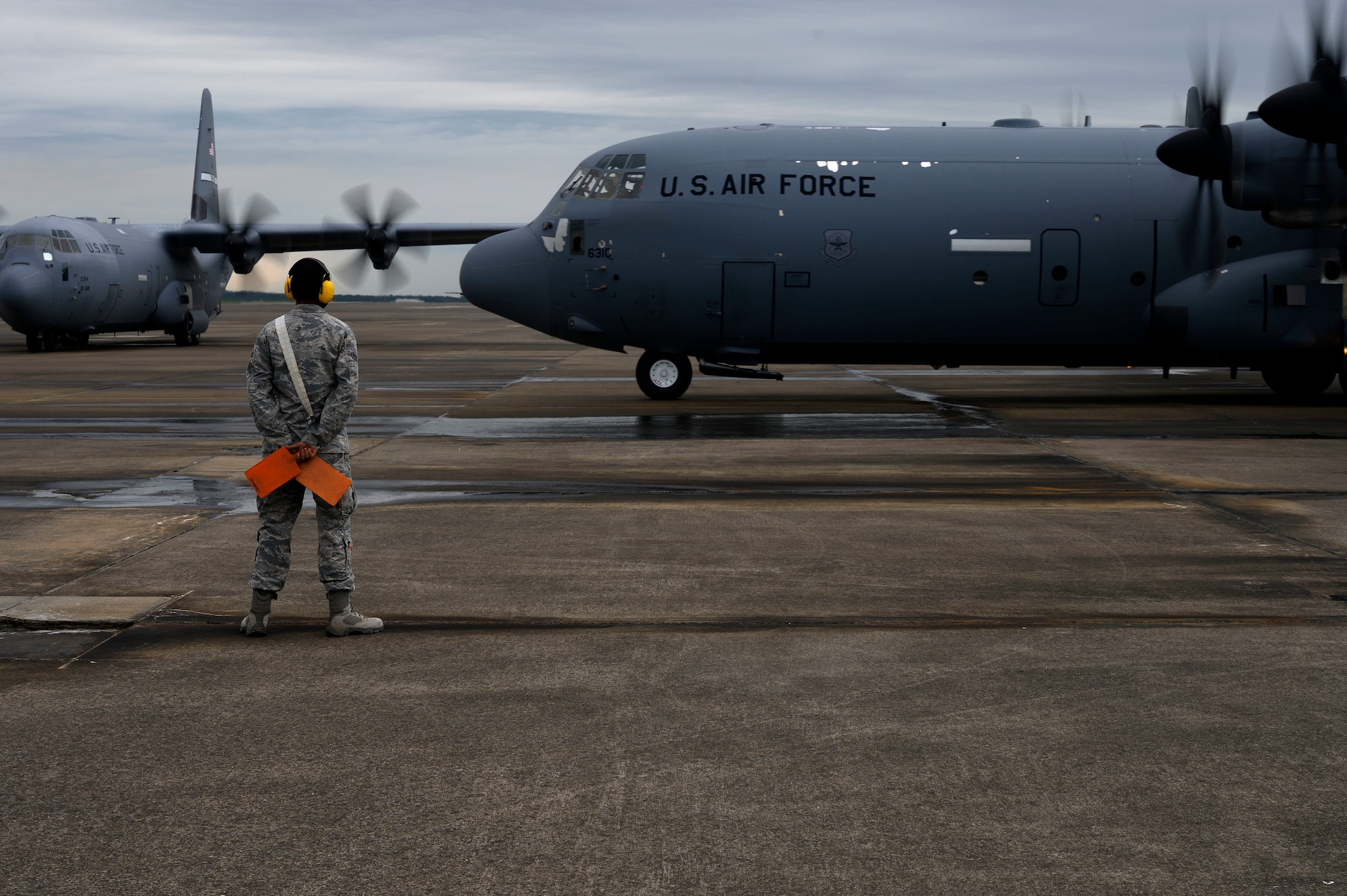 The C-130 community rewrote history July 14, successfully piloting the largest formation flight ever of C-130J Super Hercules aircraft in support of a Joint Forcible Entry exercise over Dyess Air Force Base and Big Bend, Texas.

In total, the “Herk Nation Stampede” featured a formation flight of 24 aircraft from the 317th Airlift Wing based at Dyess AFB and nine aircraft from the 19th Airlift Wing based at Little Rock AFB, Arkansas, besting the previous mark of 20 J-models set in 2013.