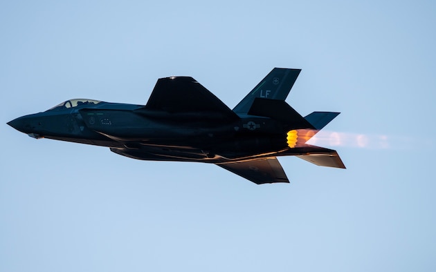 Sunset flights over Luke