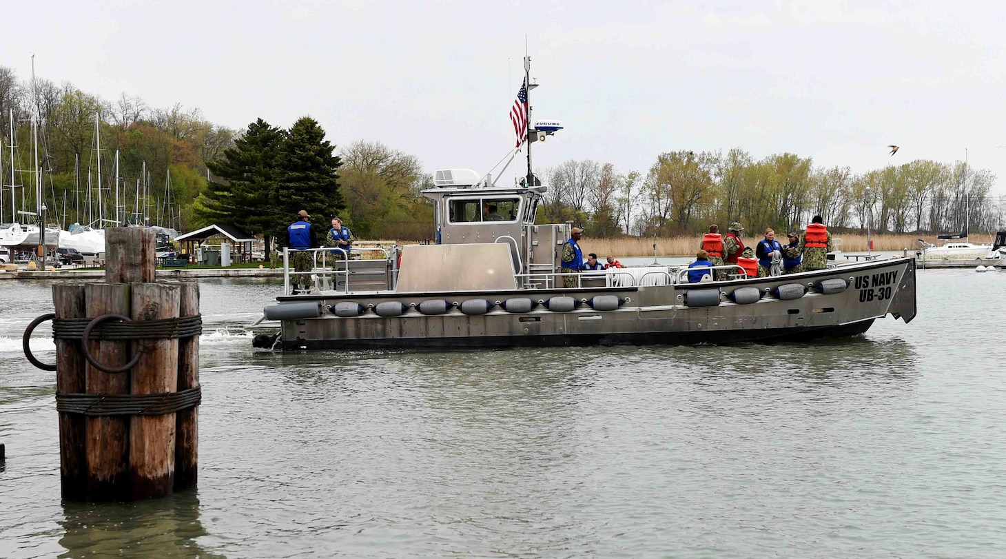 GREAT LAKES (May 18, 2019) Sailors of Navy Reserve Assault Craft Unit-1, detachment Great Lakes prepare to get underway on Lake Michigan.