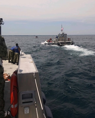 Reserve Sailors assigned to Navy Operational Support Center (NOSC) Great Lakes and Assault Craft Unit ONE (ACU-1) responded to a vessel in distress, July 11.