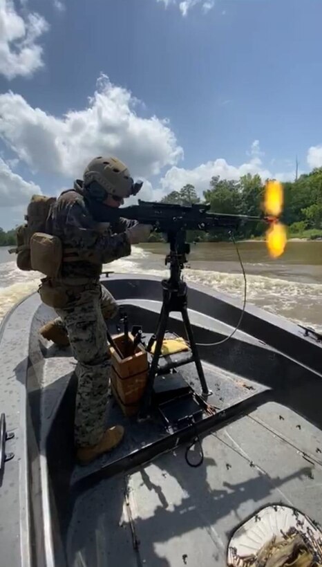 US Marine task force conducts riverine training