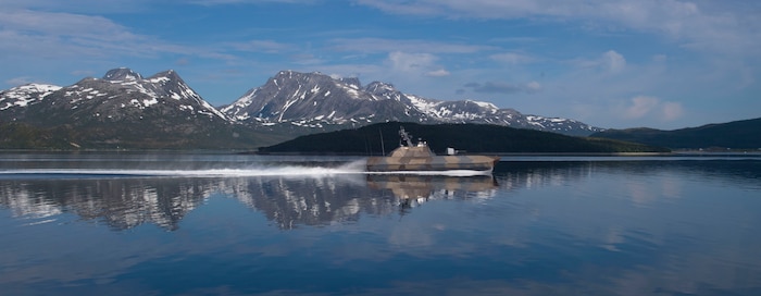 USS Roosevelt (DDG 80); Norway; Skjold-class missle patrol boat HNoMS Gnist (P965)