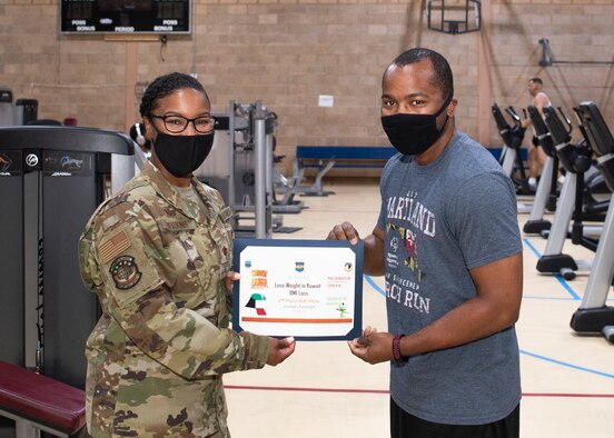 Airman receives certificate