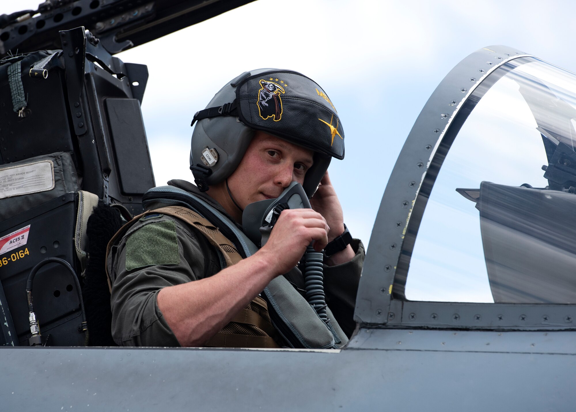 A U.S. Air Force pilot assigned to the 493rd Fighter Squadron returns from a training sortie at Royal Air Force Lakenheath, England, July 20, 2020. The 493rd FS conducts routine training to ensure the Liberty Wing brings unique air combat capabilities to the fight when called upon by U.S. Air Forces in Europe-Air Forces Africa. (U.S. Air Force photo by Airman 1st Class Jessi Monte)