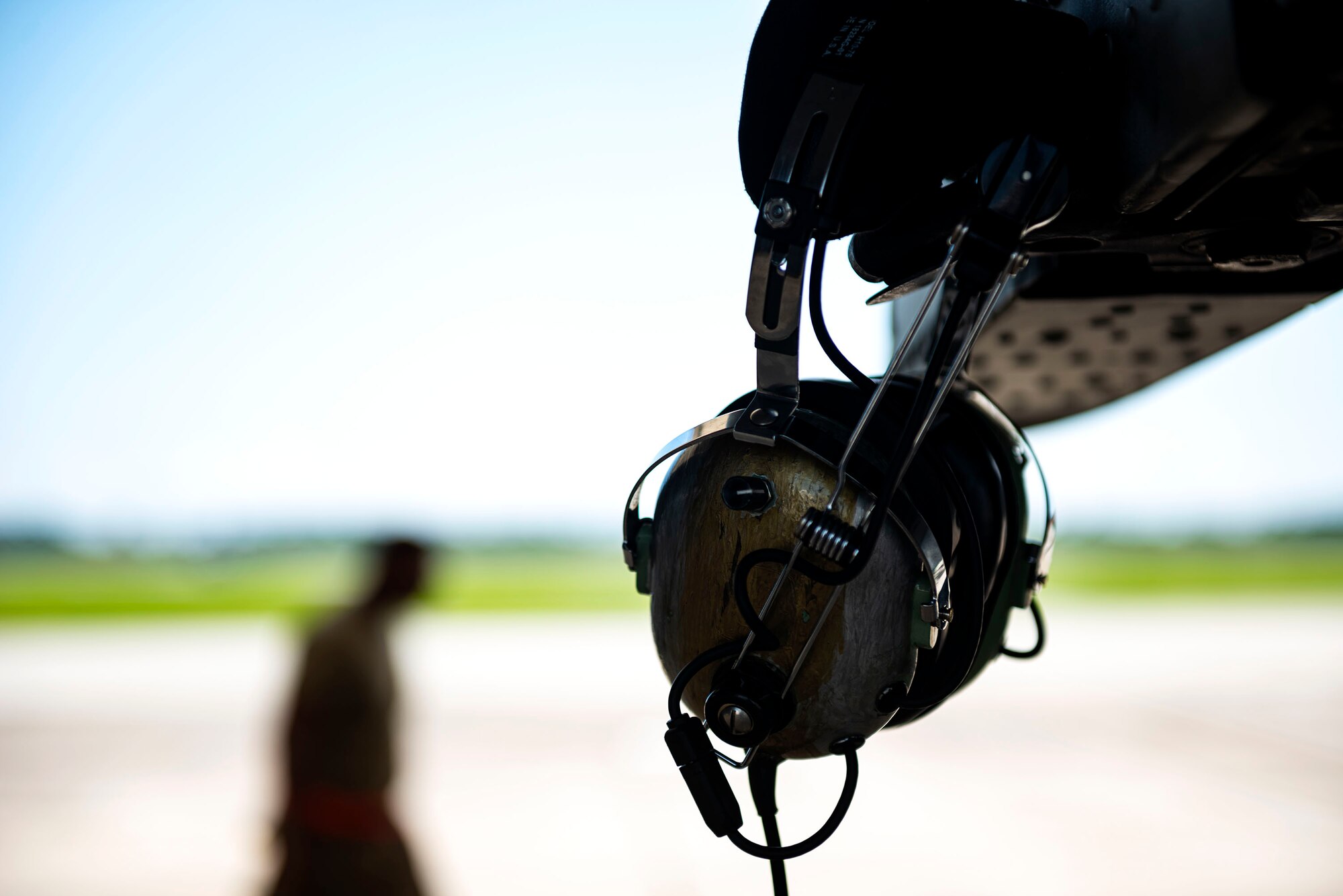 Photo of Airman readying an A-10.