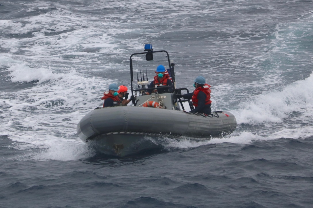 USS Nitze provides aid to mariners aboard a distressed Ecuadorian fishing vessel.