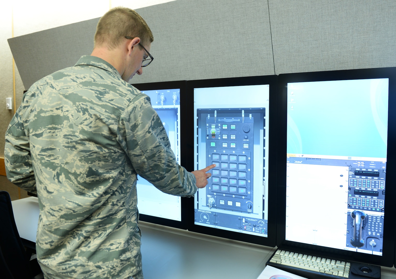 625th STOS receives new virtual Air Launch Control System trainer