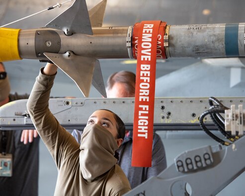 Luke Airmen compete at 2nd Quarter Load Crew Competition