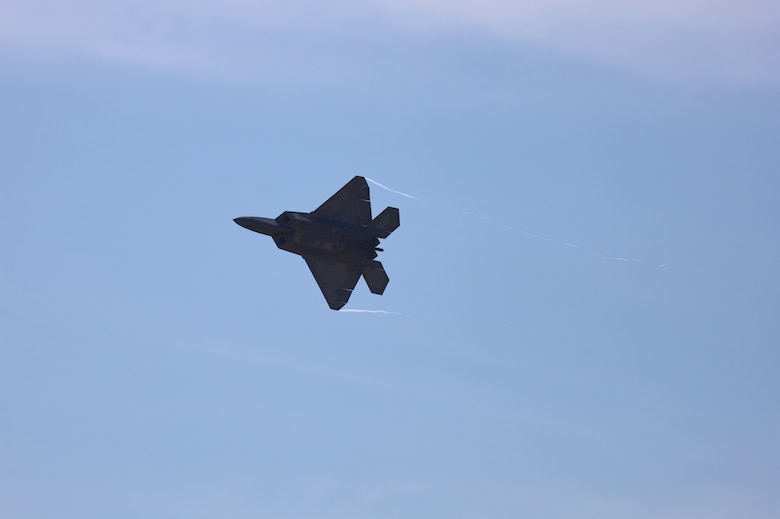 F22 in flight