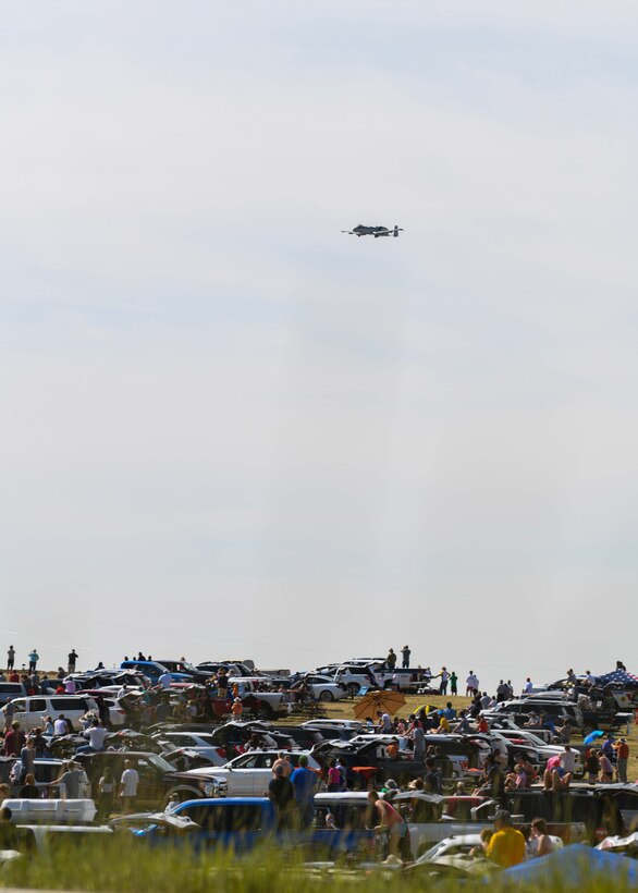 spectators and aircraft