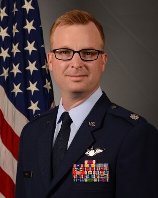 Official photo of 717th Air Base Squadron commander