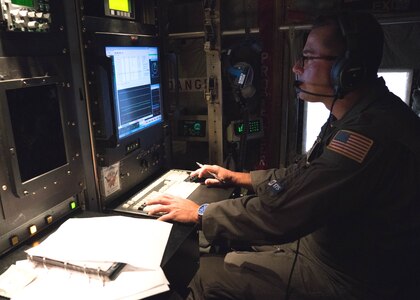 Hurricane Hunters fly first Pacific hurricane