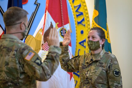 Daniels assumes command of U.S. Army Reserve