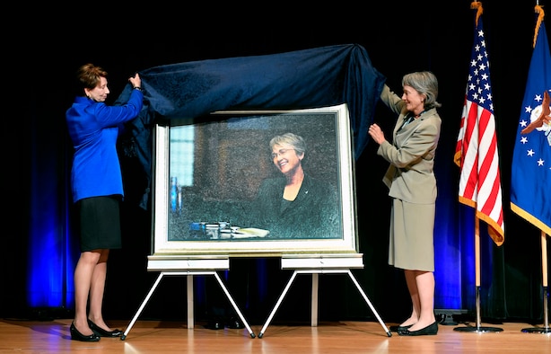 Secretary of the Air Force Barbara Barrett and former Secretary of the Air Force Heather Wilson unveil Wilson’s official portrait during a ceremony at the Pentagon in Arlington, Va., July 28, 2020. (U.S. Air Force photo by Wayne Clark)