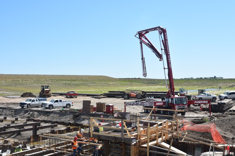 Construction reaches new heights on Red River of the North project
