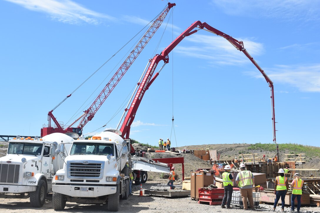 Construction reaches new heights on Red River of the North project