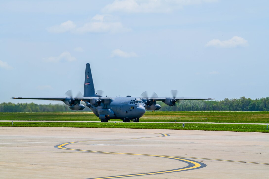 Col. John Boccieri took his final flight with the unit before transitioning to the 911th Airlift Wing at Pittsburgh Air Reserve Station.