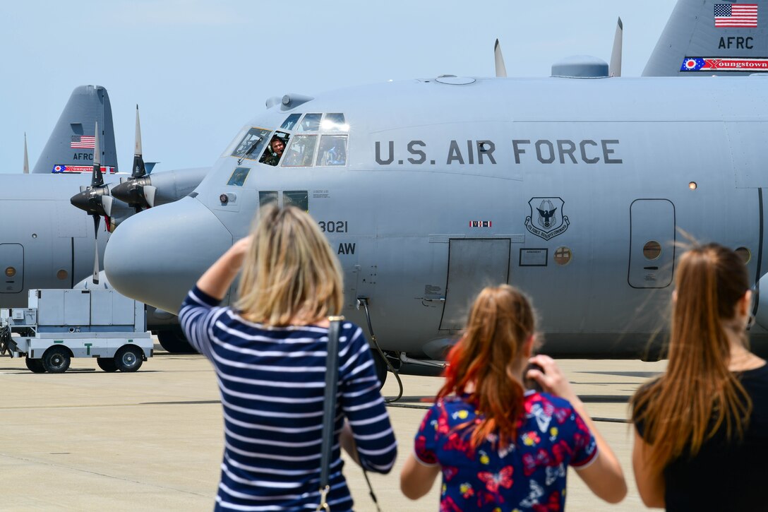 Col. John Boccieri took his final flight with the unit before transitioning to the 911th Airlift Wing at Pittsburgh Air Reserve Station.