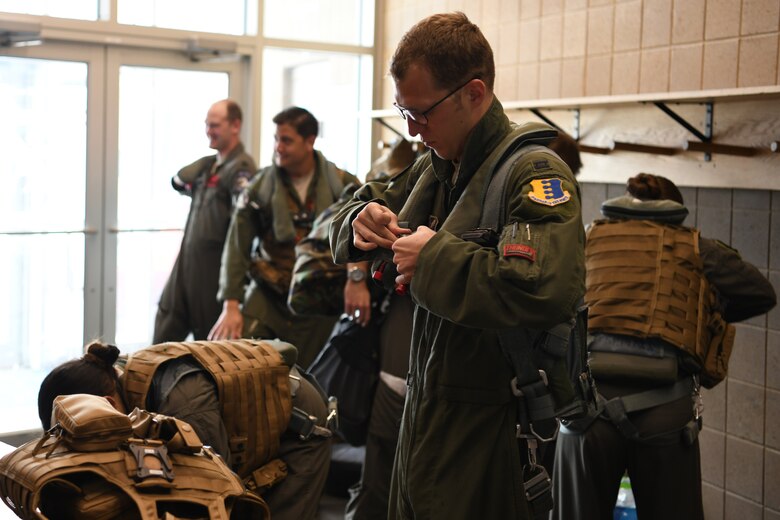 aircrew don equipment