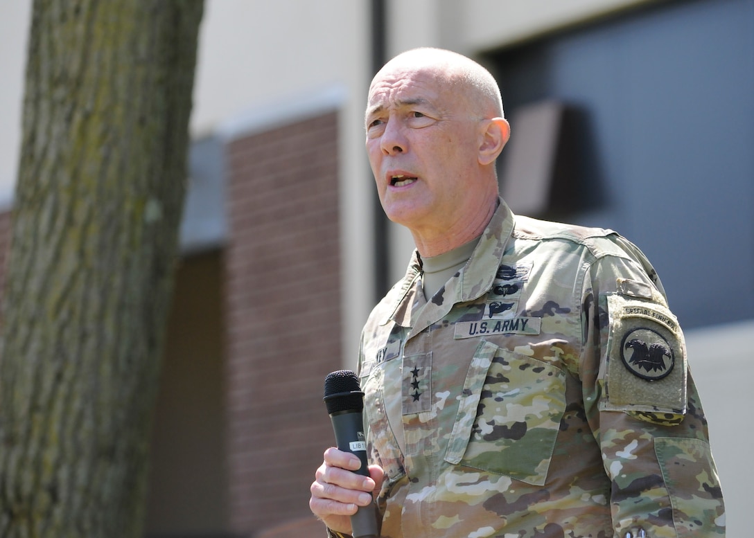 Lt. Gen. Luckey at JBMDL