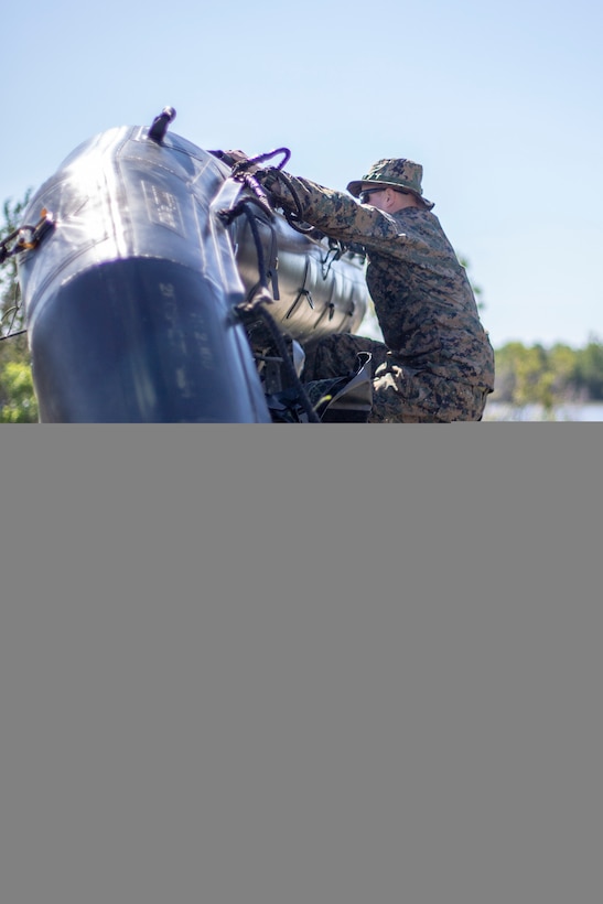 Task force Marines deploying to Latin America conduct small boat training