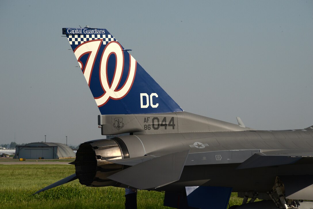 DC ANG F-16 with Washington Nationals tail flash