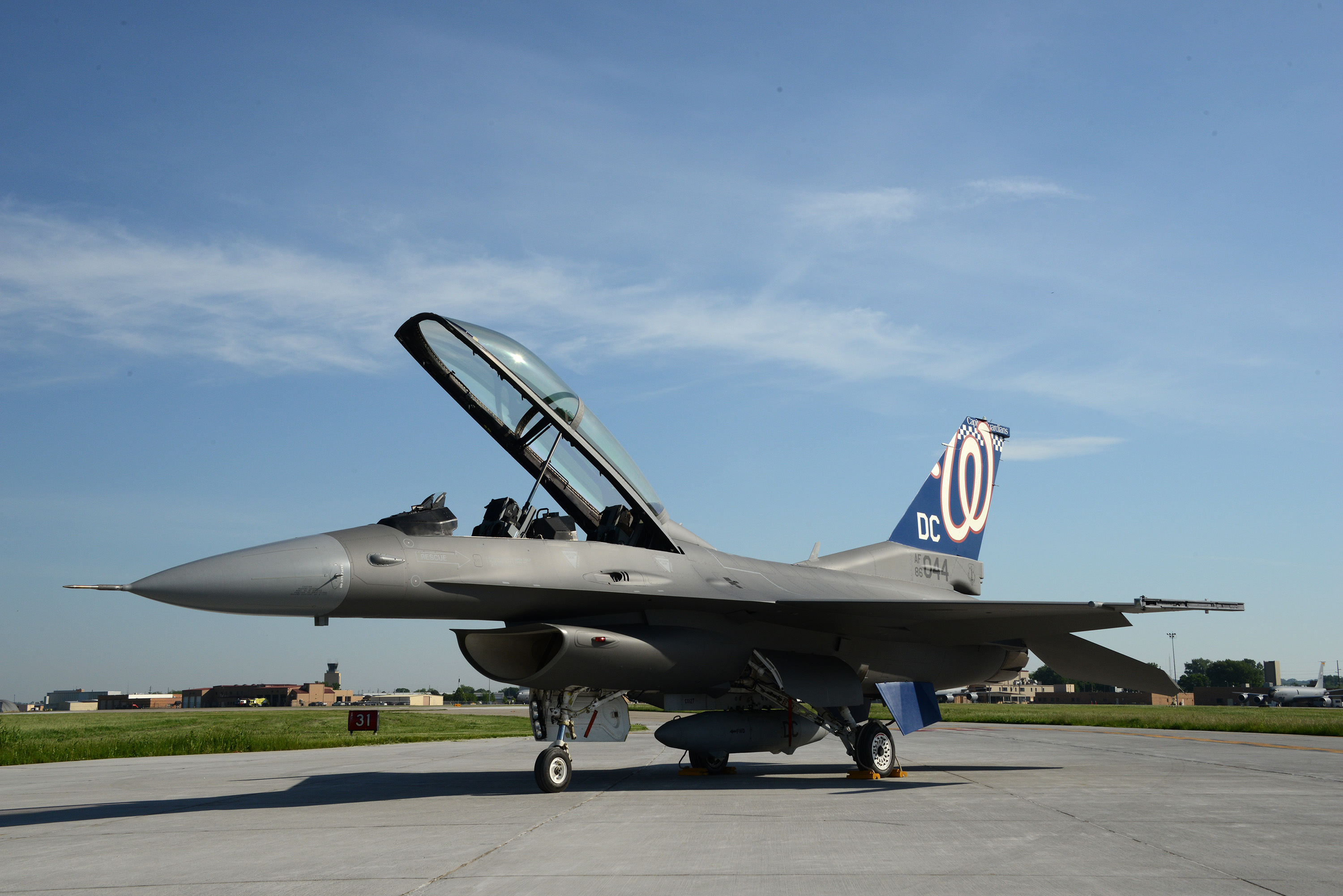 Flyover at the Field of Dreams > 185th Air Refueling Wing > Article Display  