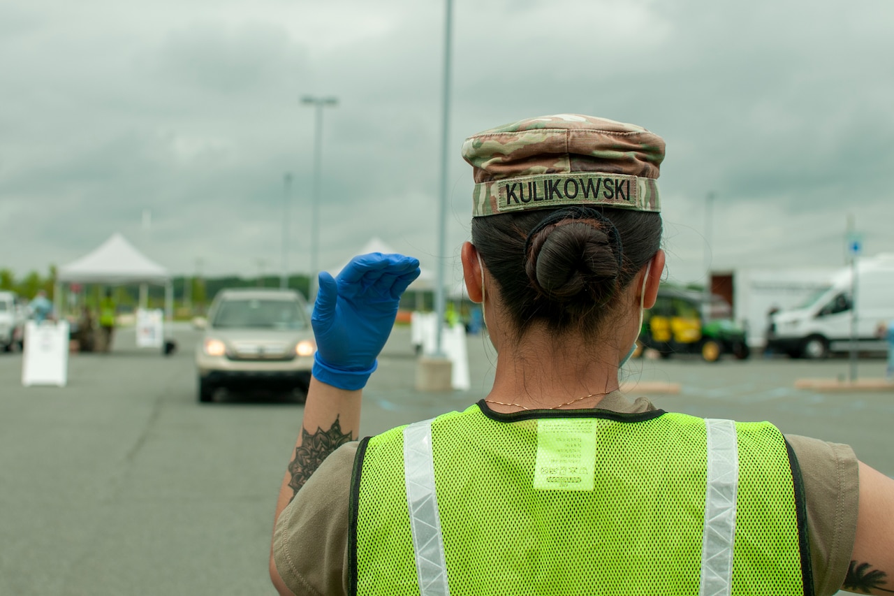 Delaware National Guardsmen support COVID-19 testing sites.